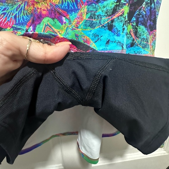 Dona Jo Kaleidoscope Print Tiered Skirt Size XL – Vibrant Athletic Boho Style - Picture 3 of 6